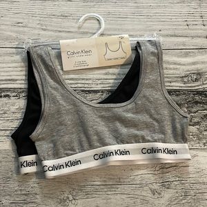 Calvin Klein 2 Pack Crop Bras, Size 6/7